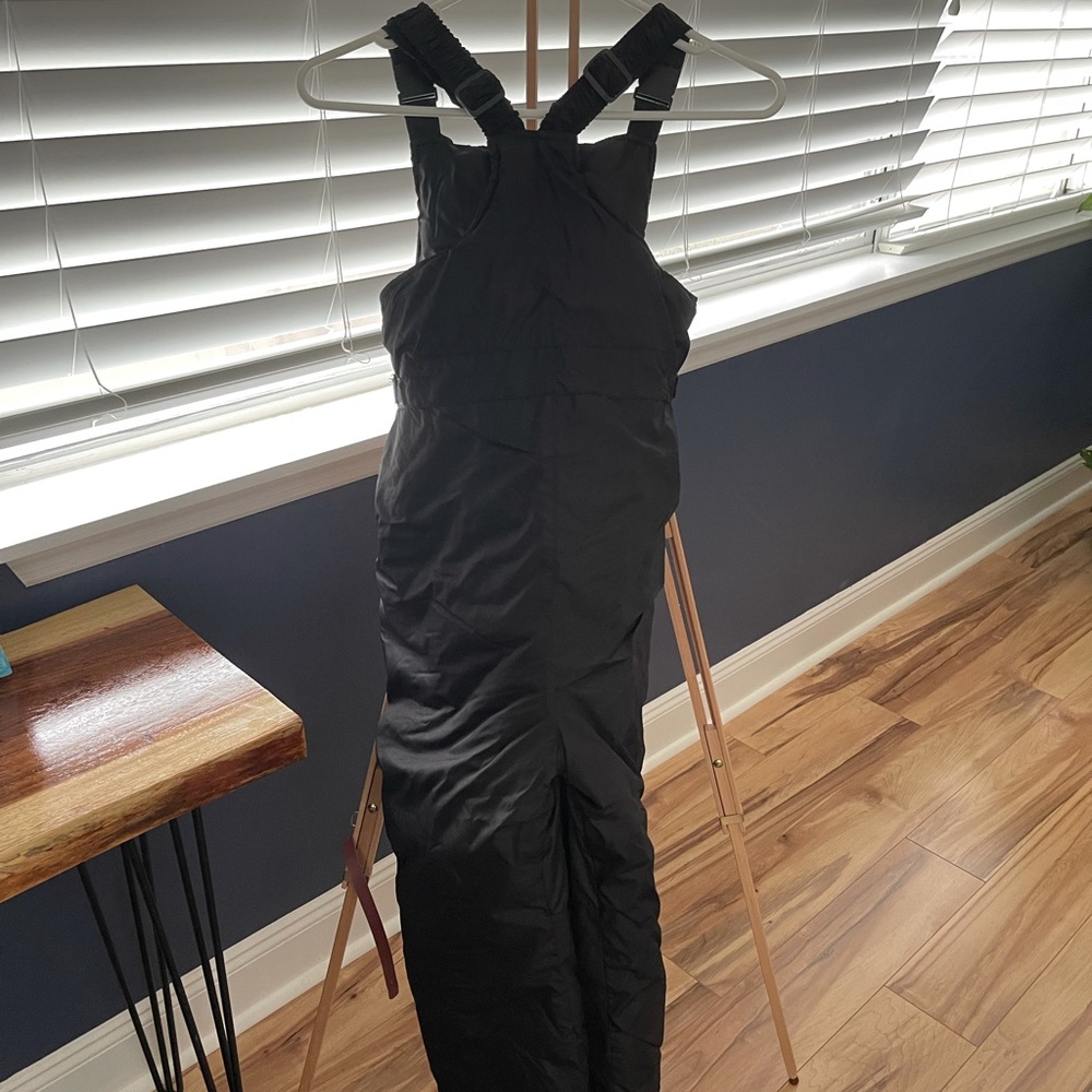 Black snow bibs